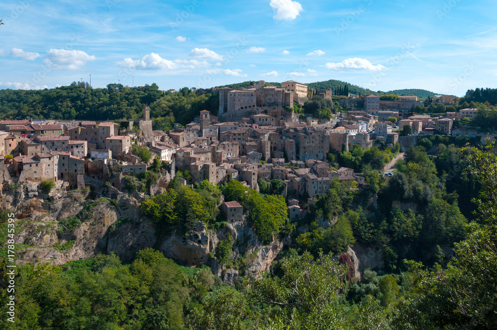 Beautiful classic panoramic view of the ancient town of Sorano in autumn, province of Grosseto, southern Tuscany, Italy