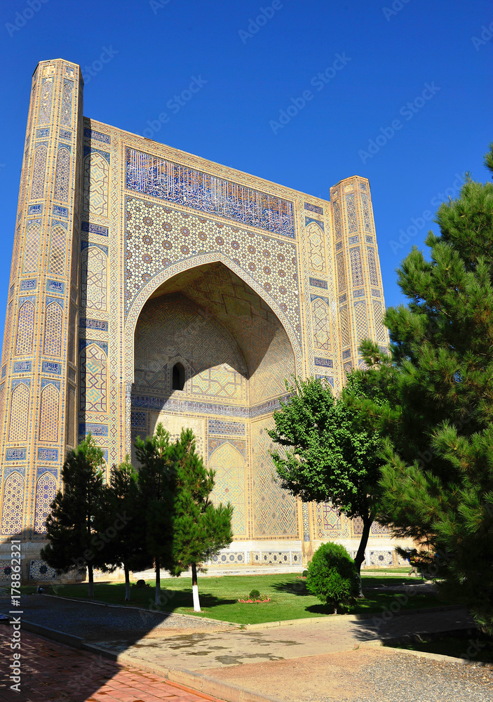 Samarkand: bibi khanym mosque