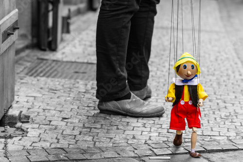 Pinocchio puppet in Prague © Thomas