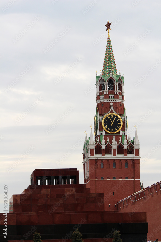 Spasskaya tower and Lenin's Mausoleum, Moscow Kremlin 