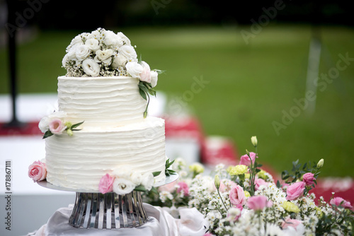 wedding cake.