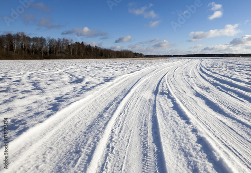 Snow on the road © rsooll