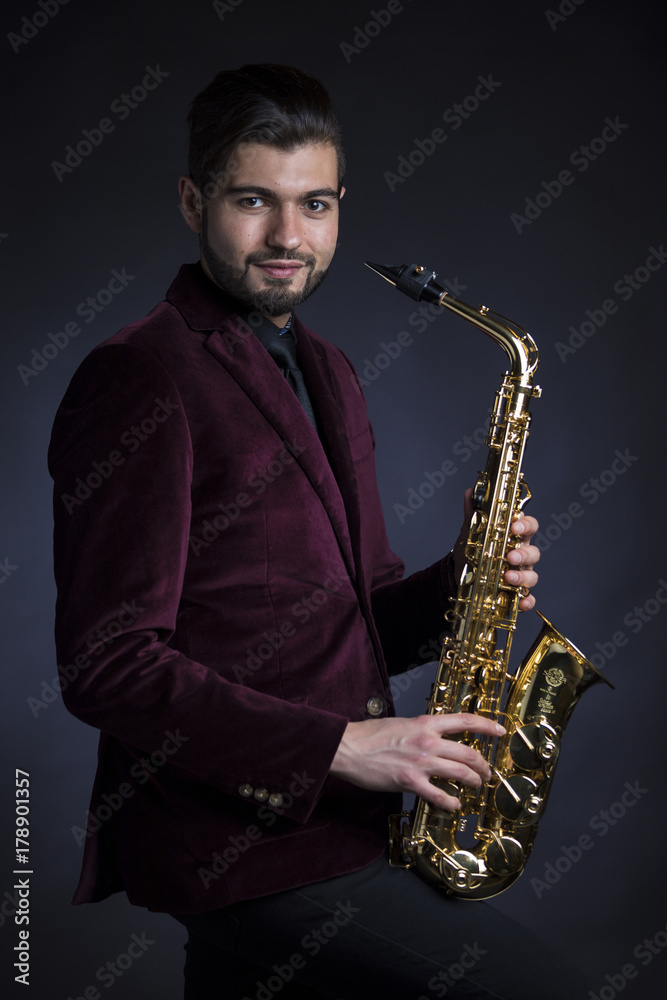 Naklejka premium Saxophone player