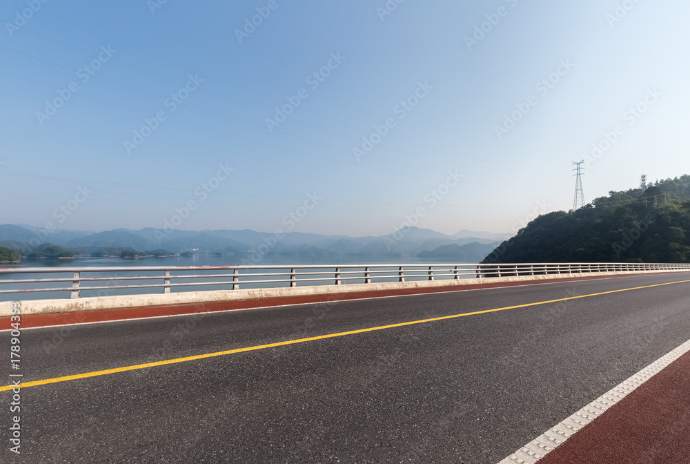 Fototapeta premium road on lake