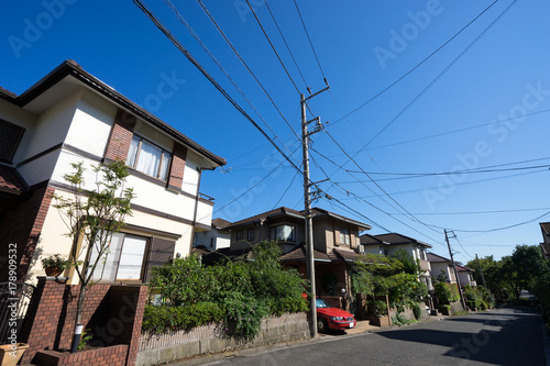 夏の日本の住宅街 © jyapa