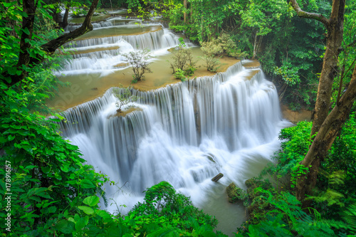 Huay Mae Kamin Waterfall in Khuean Srinagarindra National Park. The beautiful and famous waterfall in deep forest, Kanchanaburi province, Thailand © PRASERT