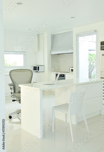 white of home office © sutsaiy