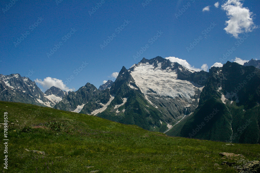 Mountain landscapes and summits on a sunny day. Mountain landscapes and summits on a sunny day.