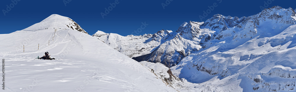 Panoramic view of the Gavarnie Gedre ski resort Panoramic view of the Gavarnie Gedre ski resort