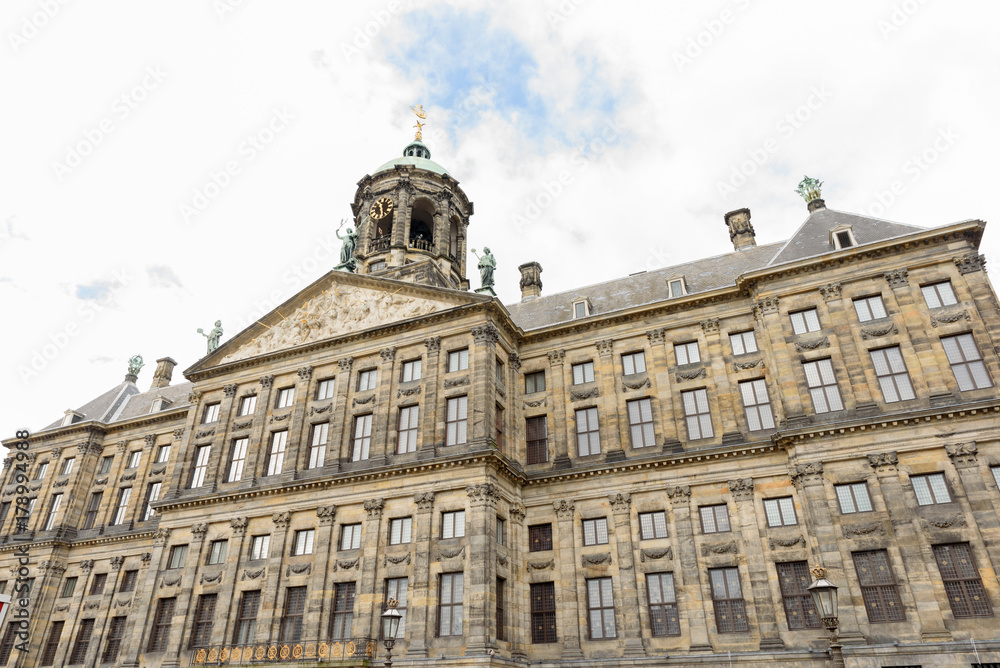 Schönes altes Gebäude in Amsterdam