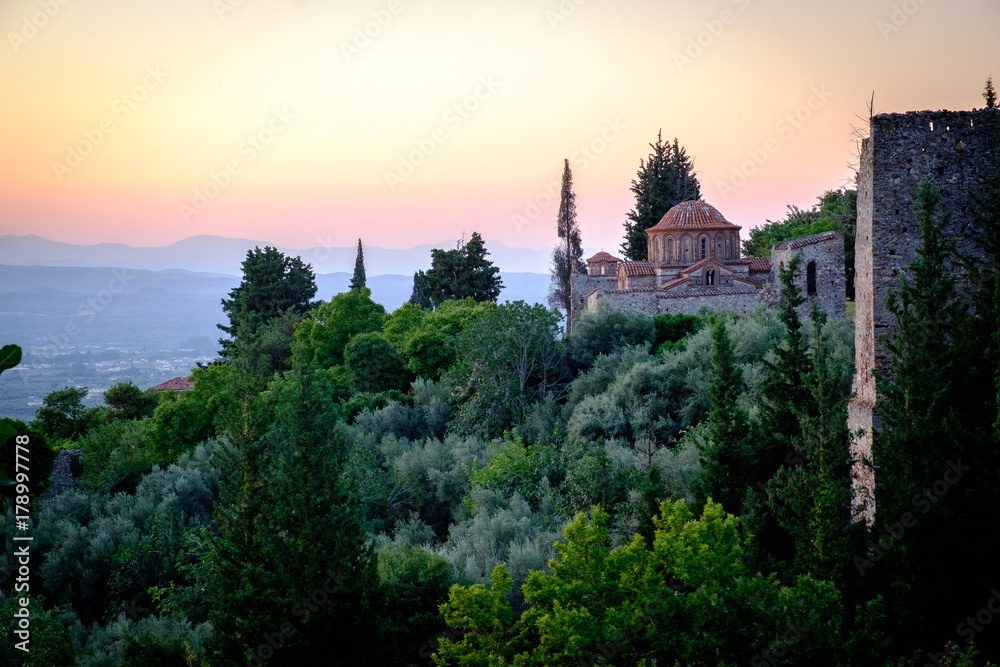 Fototapeta premium Ruins of the medieval Byzantine ghost town-castle of Mystras, Peloponnese, Greece