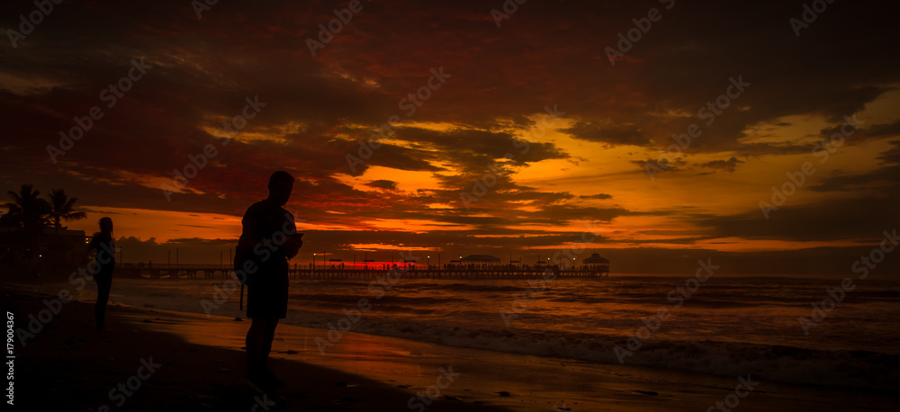 Fototapeta premium Silhouette and sunset