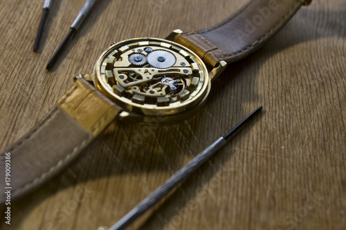 The process of repair of mechanical watches