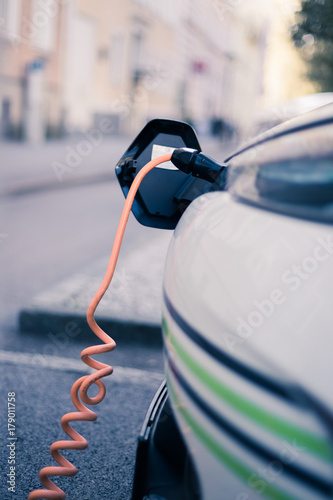 Car Sharing / Elektroauto an Ladestation photo