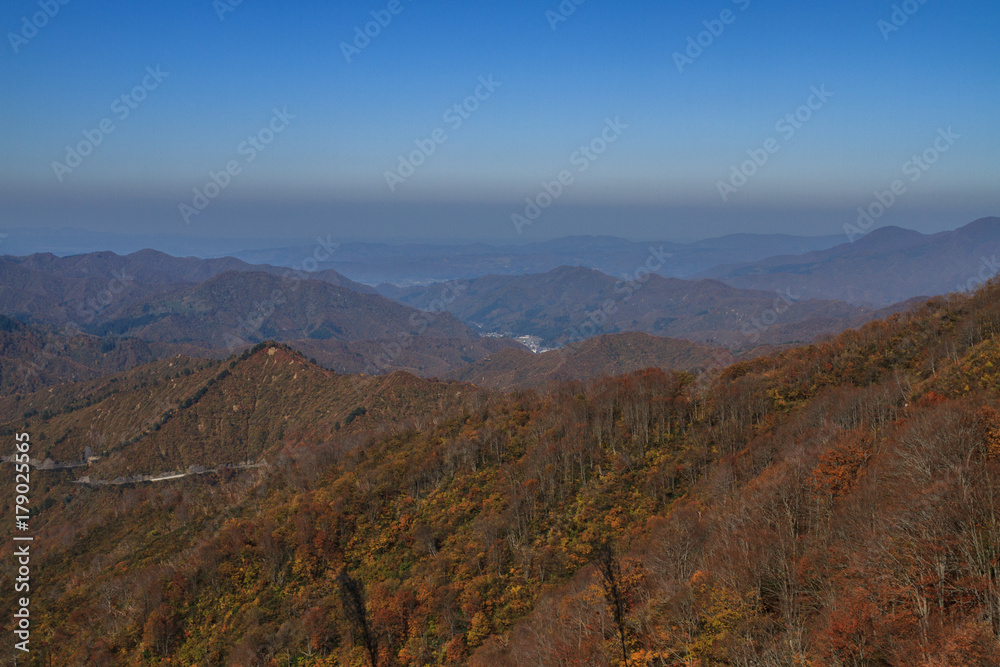 秋の枝折峠から見た風景