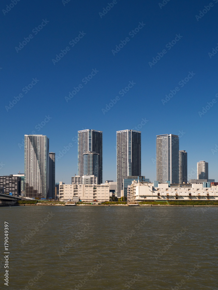 臨海部の高層マンション