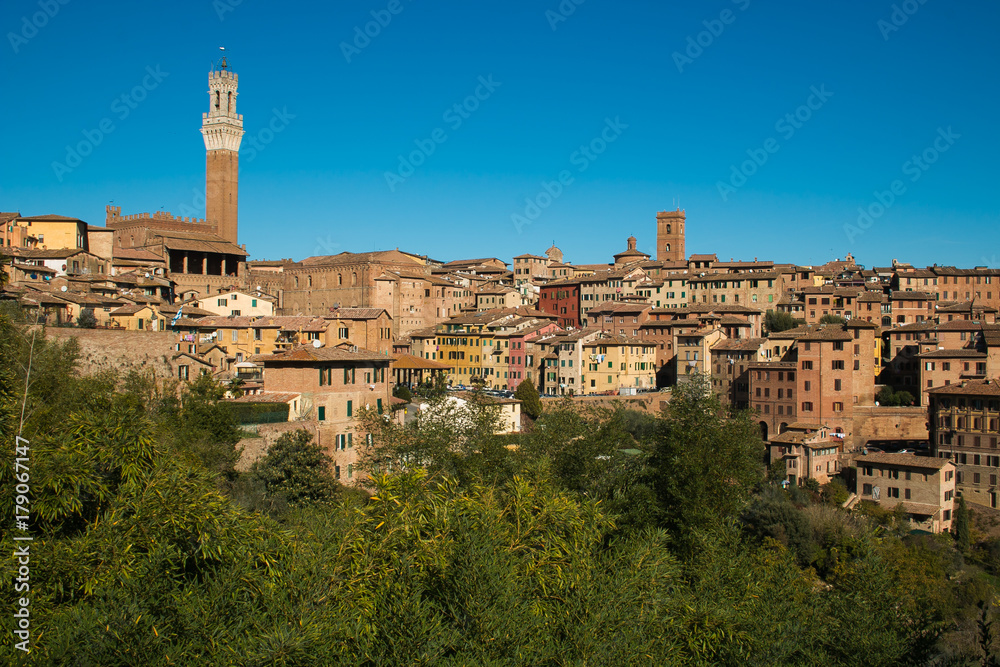 Veduta panoramica del centro storico di Siena in Toscana, Italia