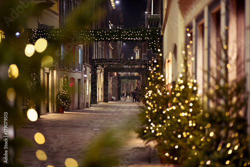 Fototapeta Naklejka Na Ścianę i Meble -  Milano - Via della Spiga by nighy: Christmas shopping