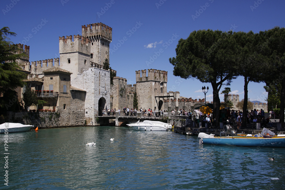 Castell Scaligero mit Boote, Sirmione, Italien, Europa