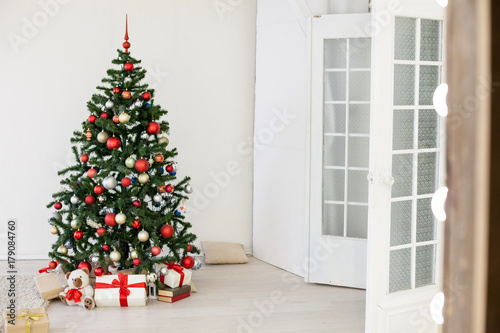 Christmas tree in the White Hall at Christmas photo