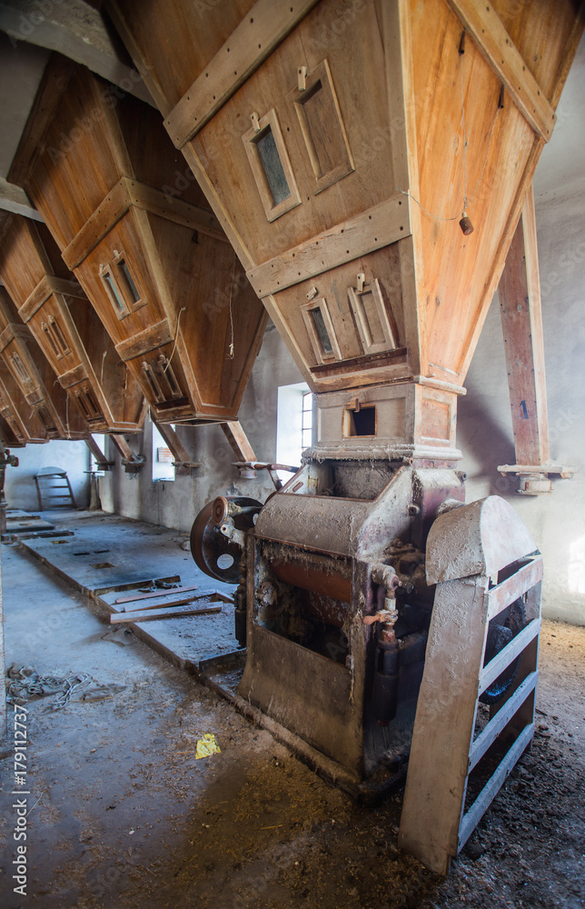 Obraz premium Old mill machines.