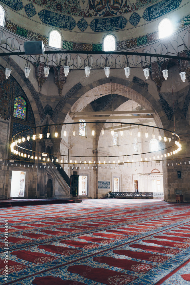 Obraz premium Interior of old Mosque in Edirne, Turkey