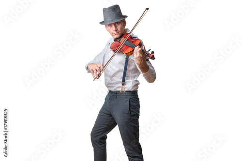 Mann mit Hut spielt Violine