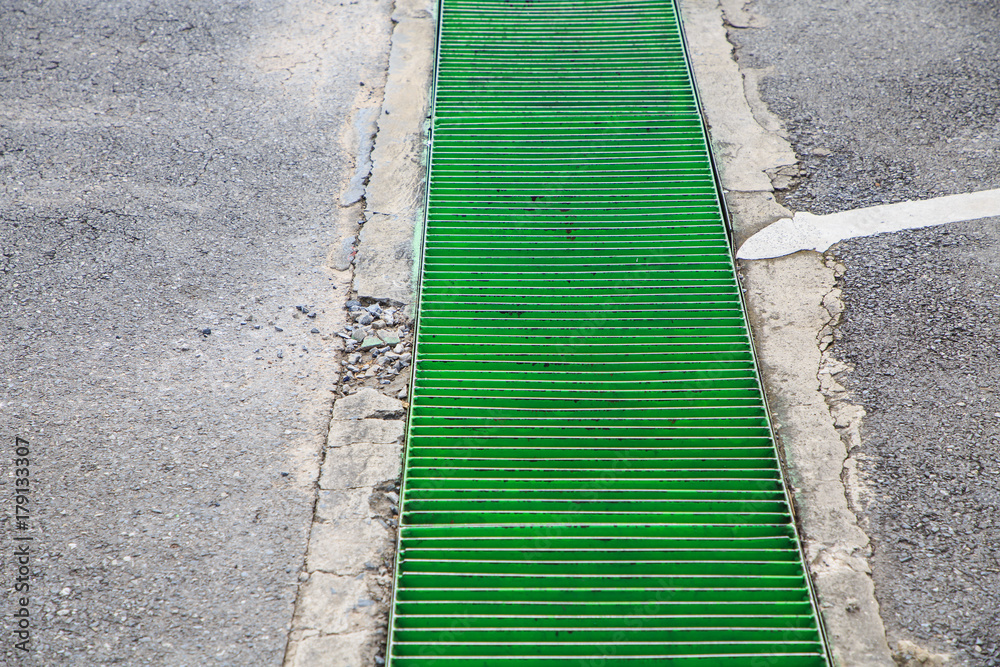 Steel grating water drain cover