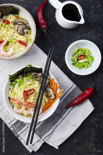 Asian noodles with shrimp