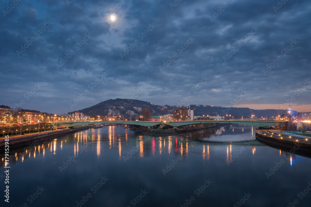 Rouen de nuit, vue depuis le pont de Boieldieu