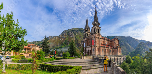 Fotografie Basílica de Santa María la Real de Covadonga