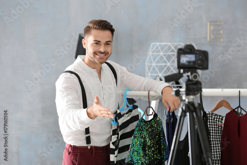 Young fashion blogger recor...