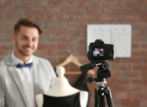 Young fashion blogger recor...