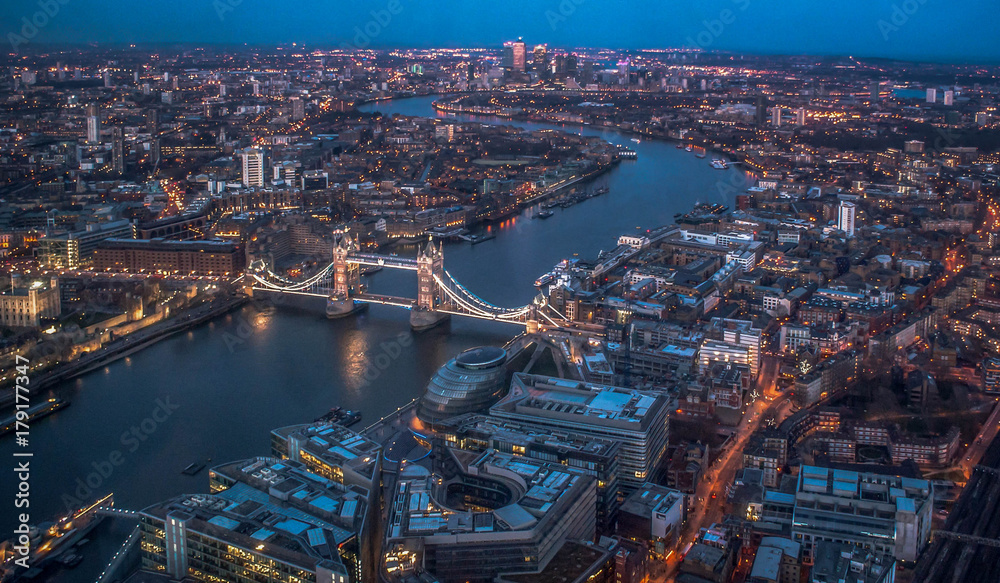 Fototapeta premium night view of London