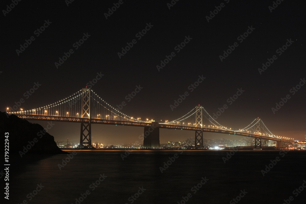 トレジャー島から望むサンフランシスコ・オークランド・ベイブリッジ