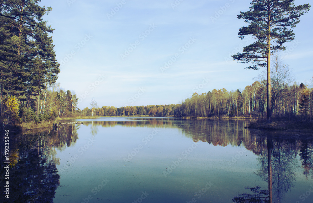 Obraz premium autumn lake