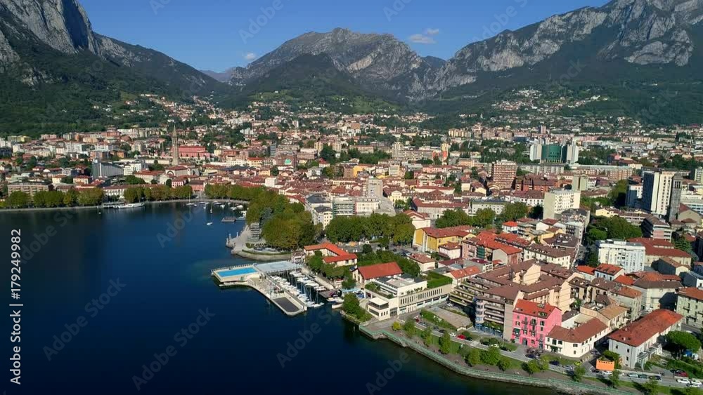 Aerial 4K - Lecco (IT) - Panoramica della Città