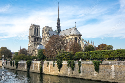 Notre-Dame de Paris © gumbao