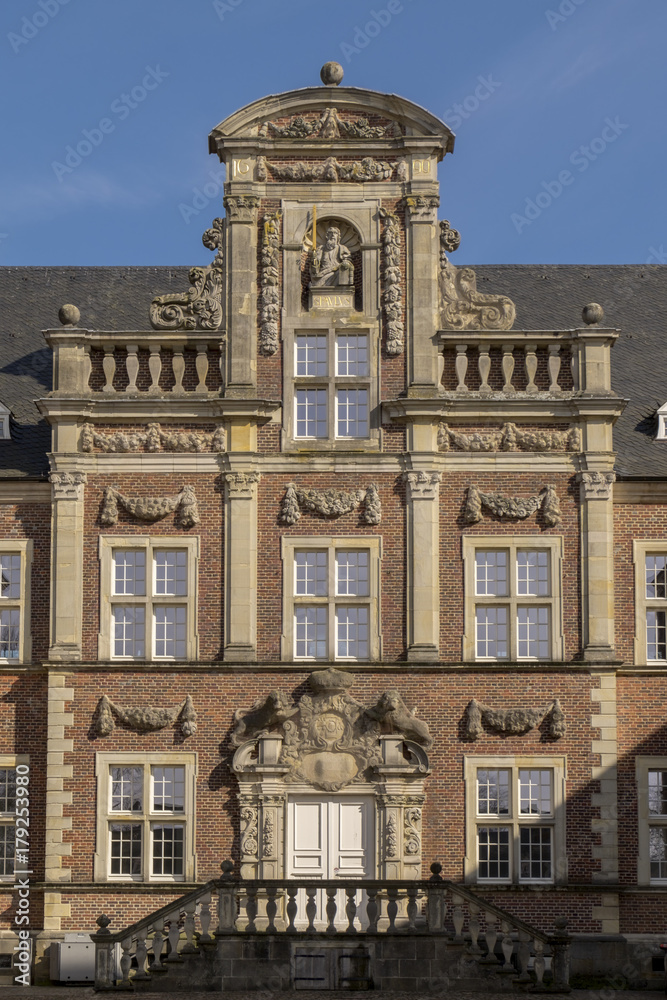 Schloss Ahaus, Hoffassade mit dreigeschossigen Mittelrisalit Schloss Ahaus, Hoffassade mit dreigeschossigen Mittelrisalit