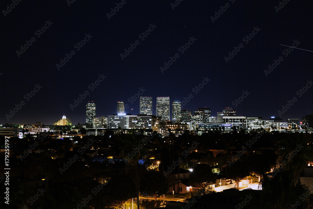 A view of Los Angeles skyline at night