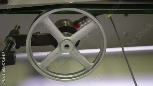 Wheel spinning on printing mashine