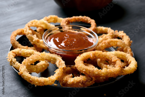 Onion rings and ketchup