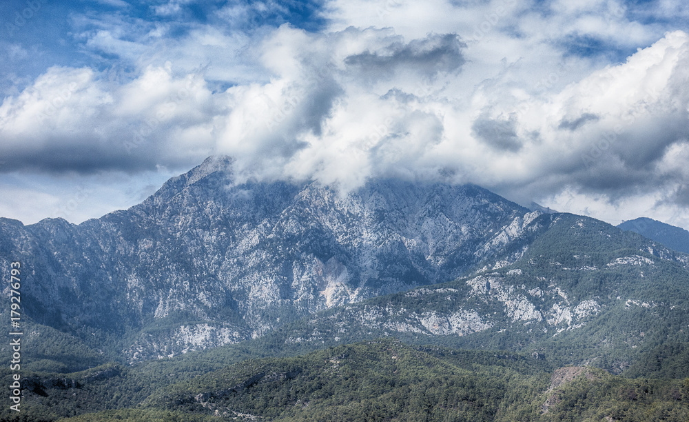 Fototapeta premium mountains in the clouds