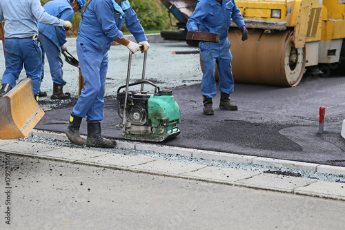 アスファルトの転圧