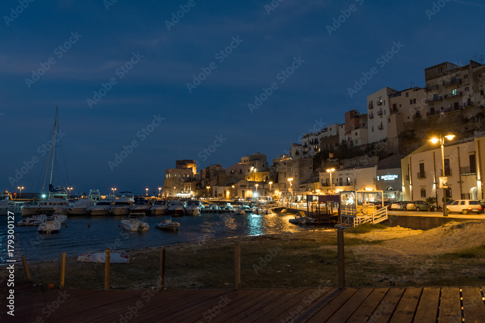 Marina di Castellammare del Golfo al calar della sera, Sicilia	
