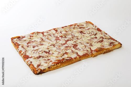 pizza taleggio e pancetta on white background