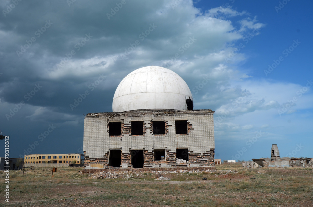 Obraz premium Abandoned Soviet military base in Central Asia 