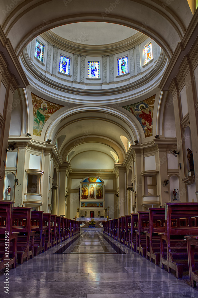 Interior of the cathedral church of Batatais
