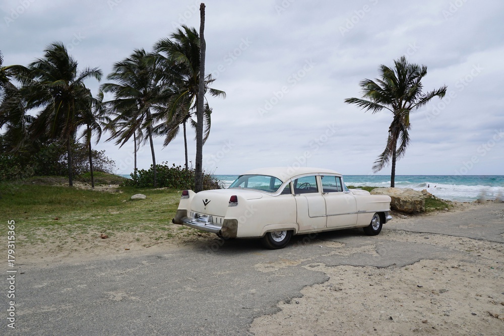 Oldtimer am Strand, Kuba, Karibik