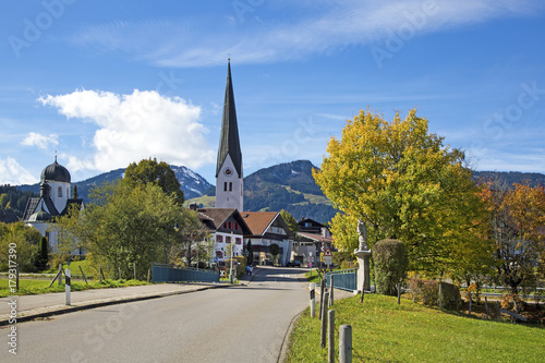 Fischen - Allgäu - Ort - Hörnerdörfer - Herbst - Oberallgäu  photo